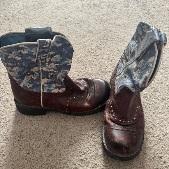 Ariat Boots - Picture 2 of 4